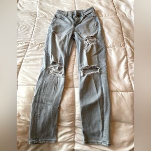 American Eagle - Loose Fit Distressed Jeans